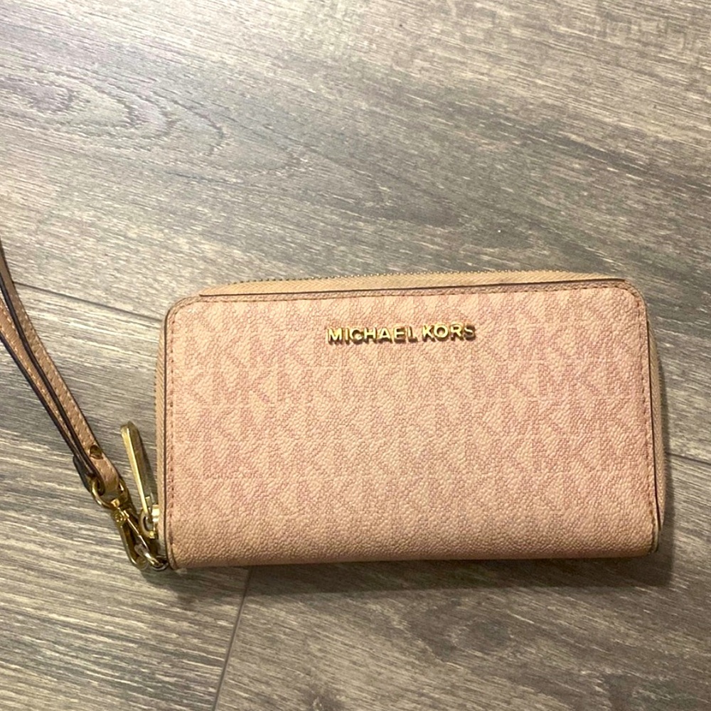 MK WALLET / WRISTLET